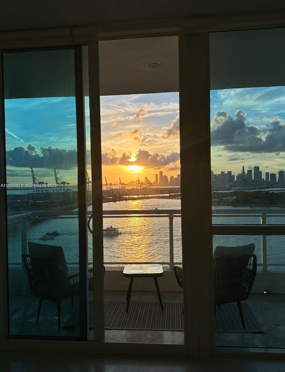 THE BENTLEY BAY CONDO - Residential Lease