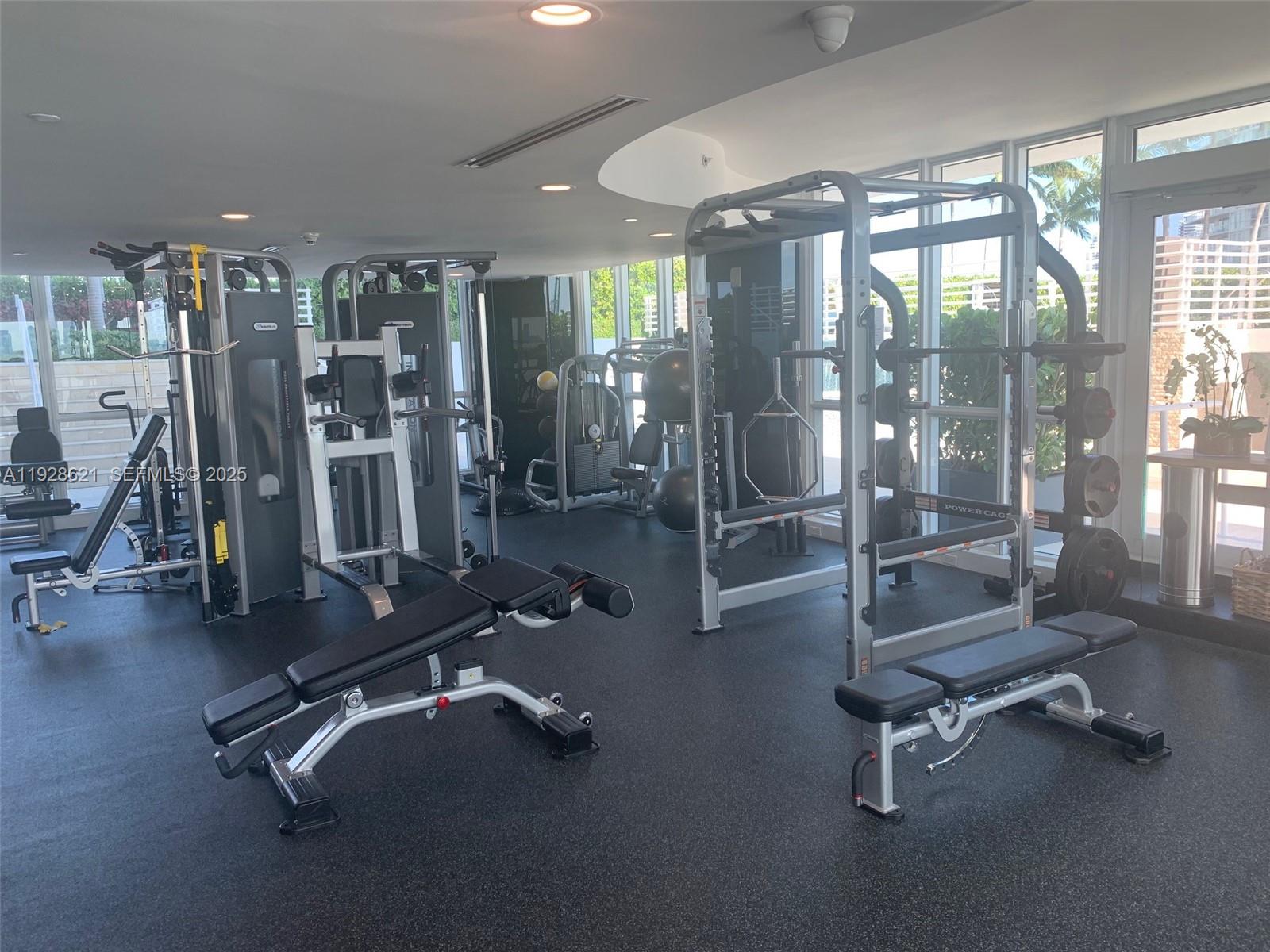 THE BENTLEY BAY CONDO - Residential Lease