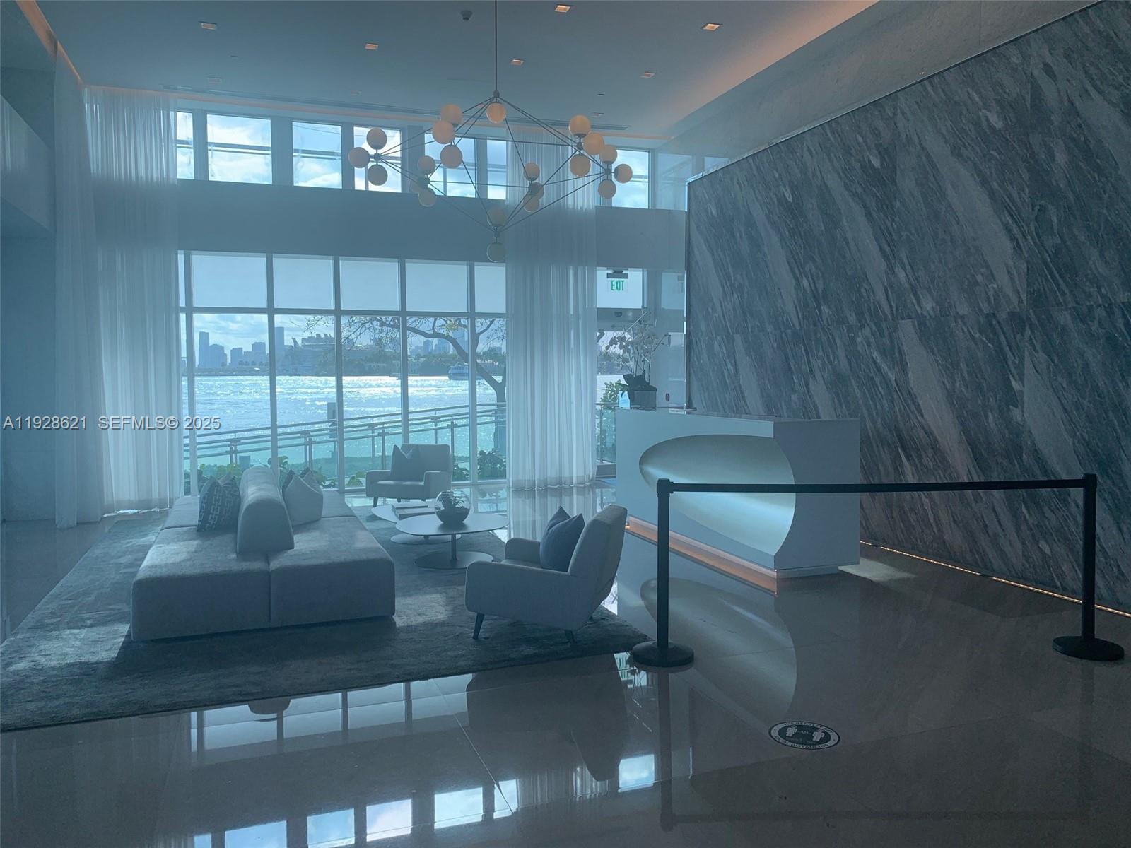 THE BENTLEY BAY CONDO - Residential Lease