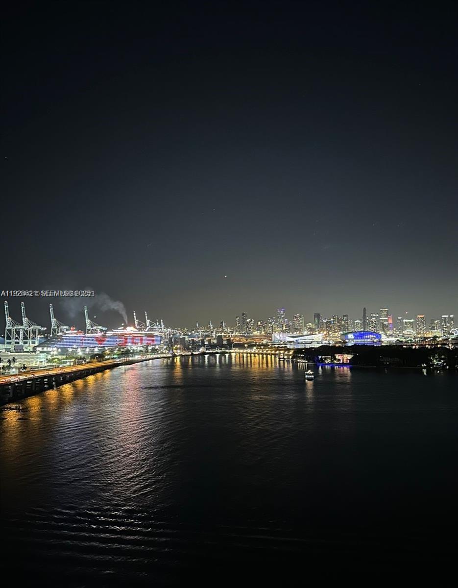 THE BENTLEY BAY CONDO - Residential Lease