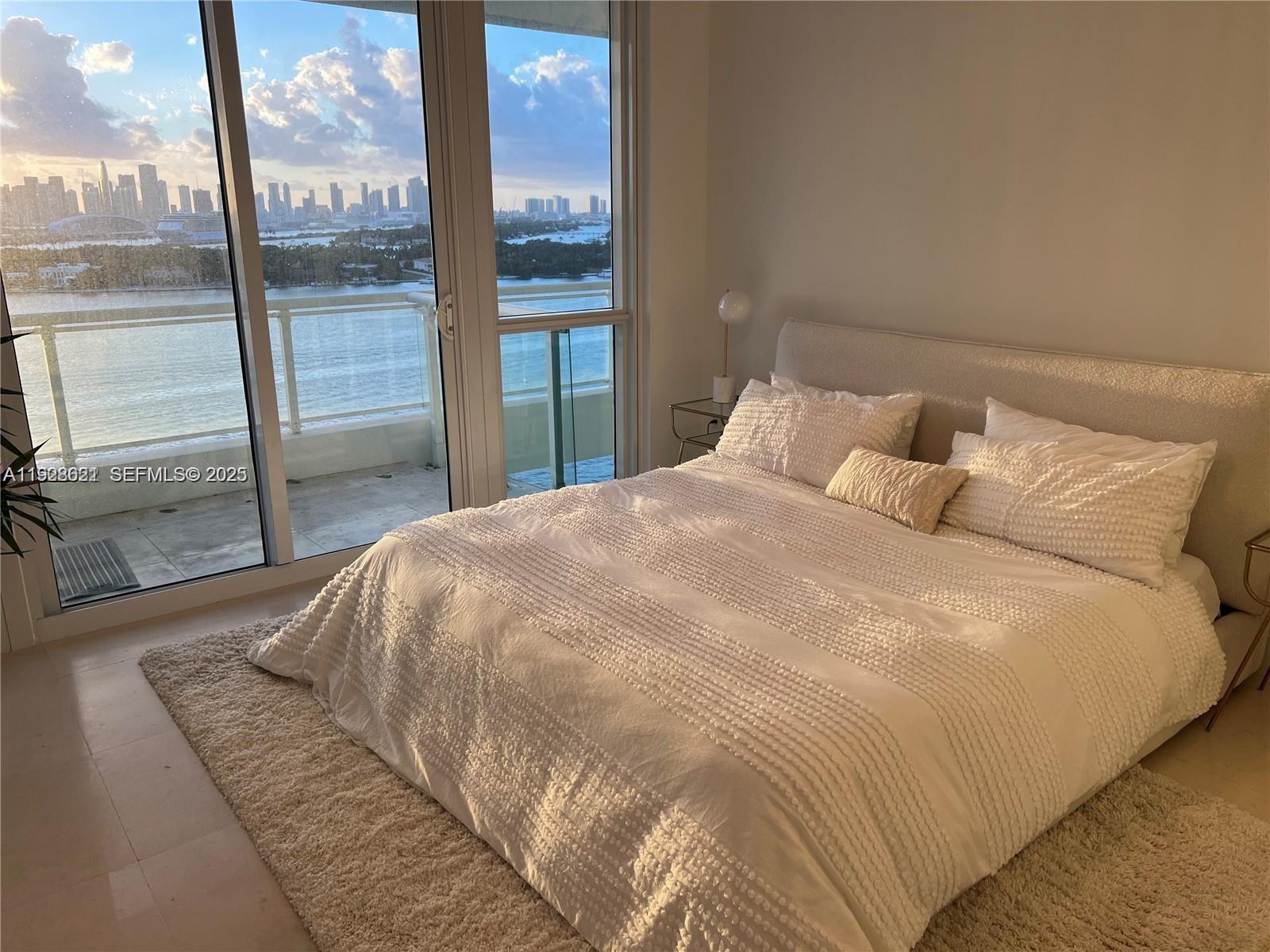 THE BENTLEY BAY CONDO - Residential Lease