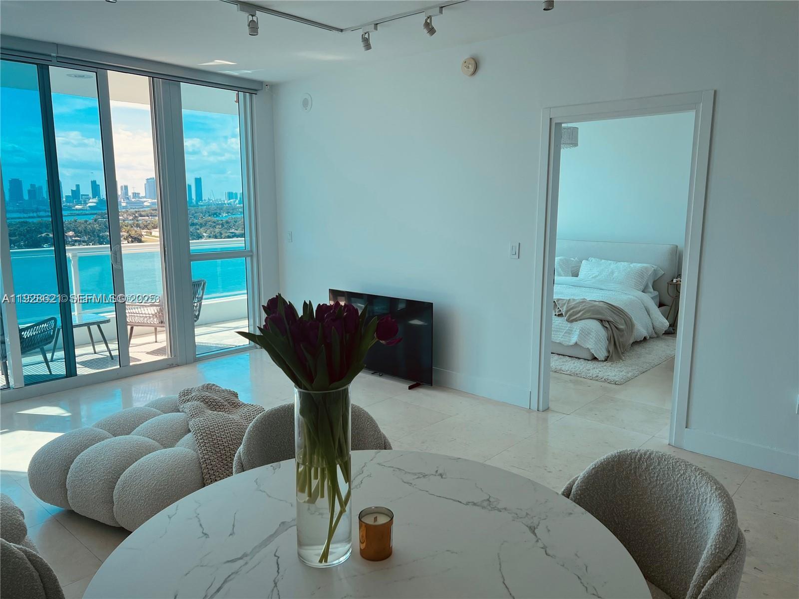 THE BENTLEY BAY CONDO - Residential Lease