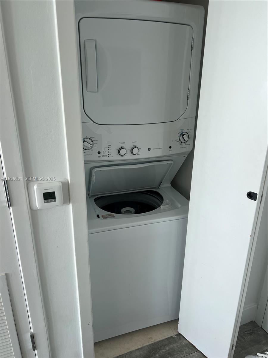 THE BENTLEY BAY CONDO - Residential Lease