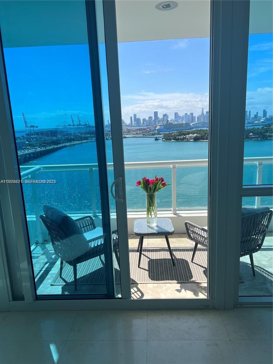 THE BENTLEY BAY CONDO - Residential Lease