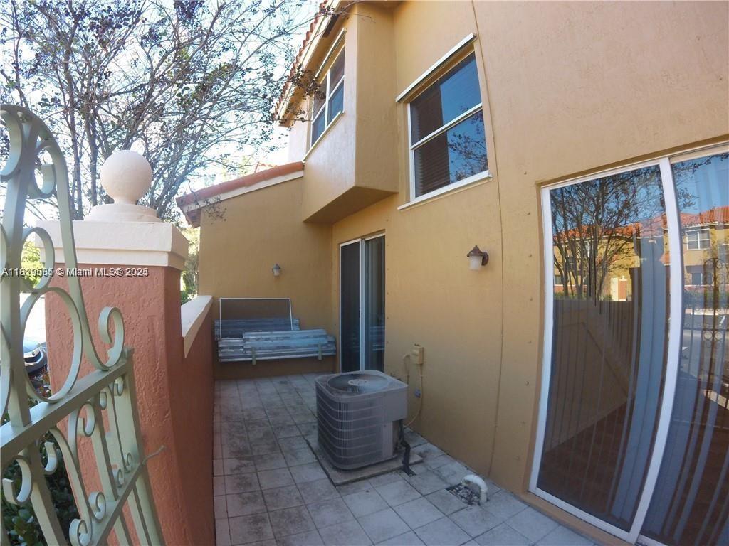 700 SW 106th Ave 2007