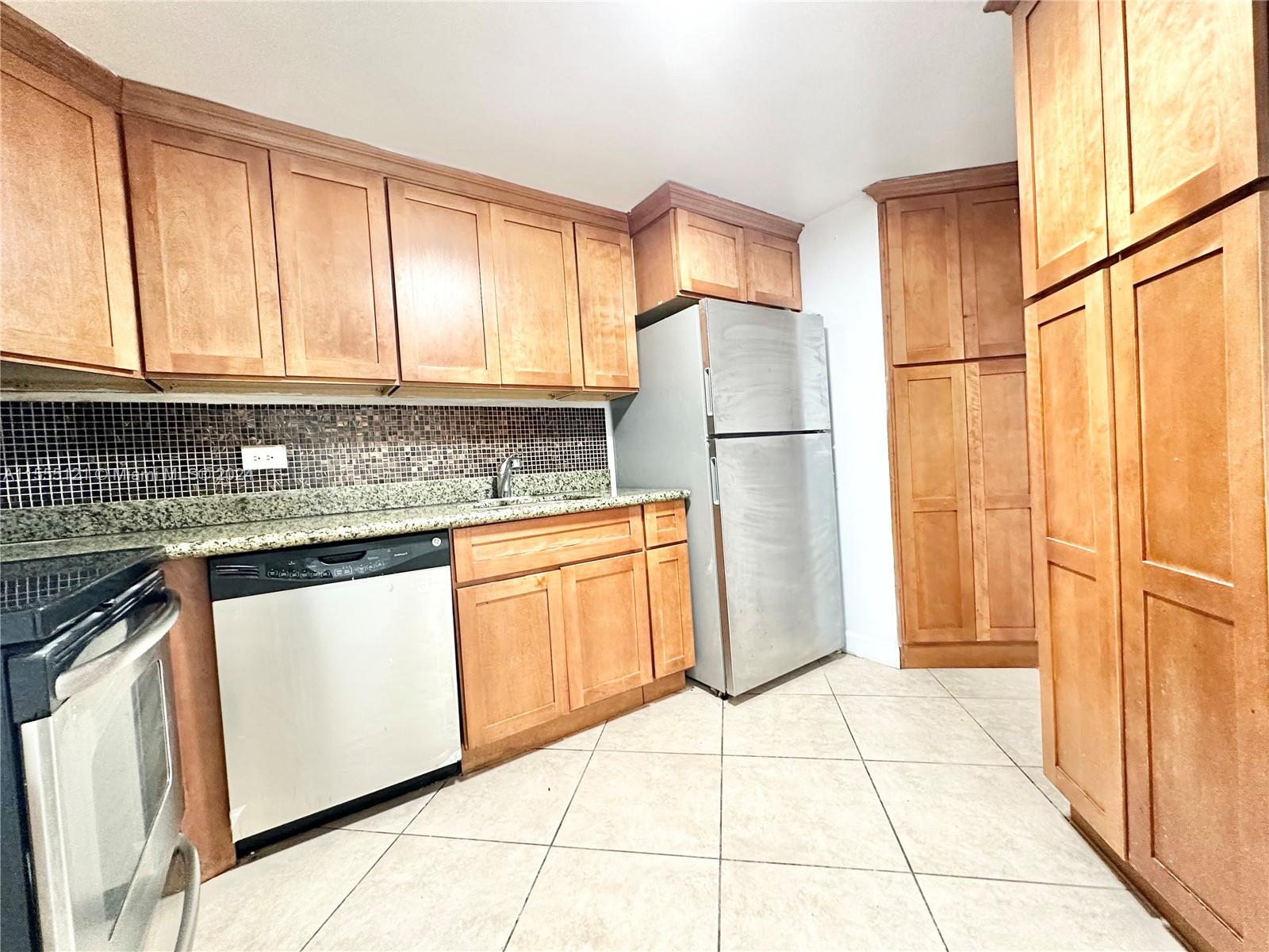 FOUR AMBASSADORS CONDO - Residential