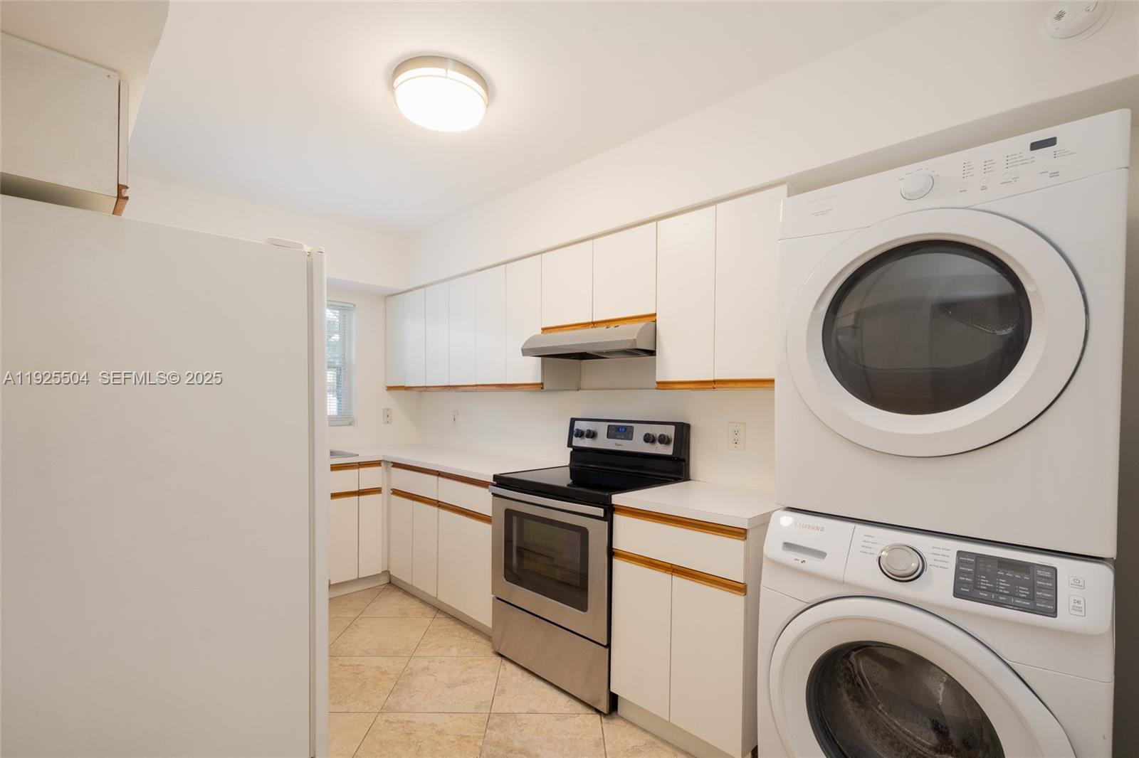 EXECUTIVE MANORS - Residential