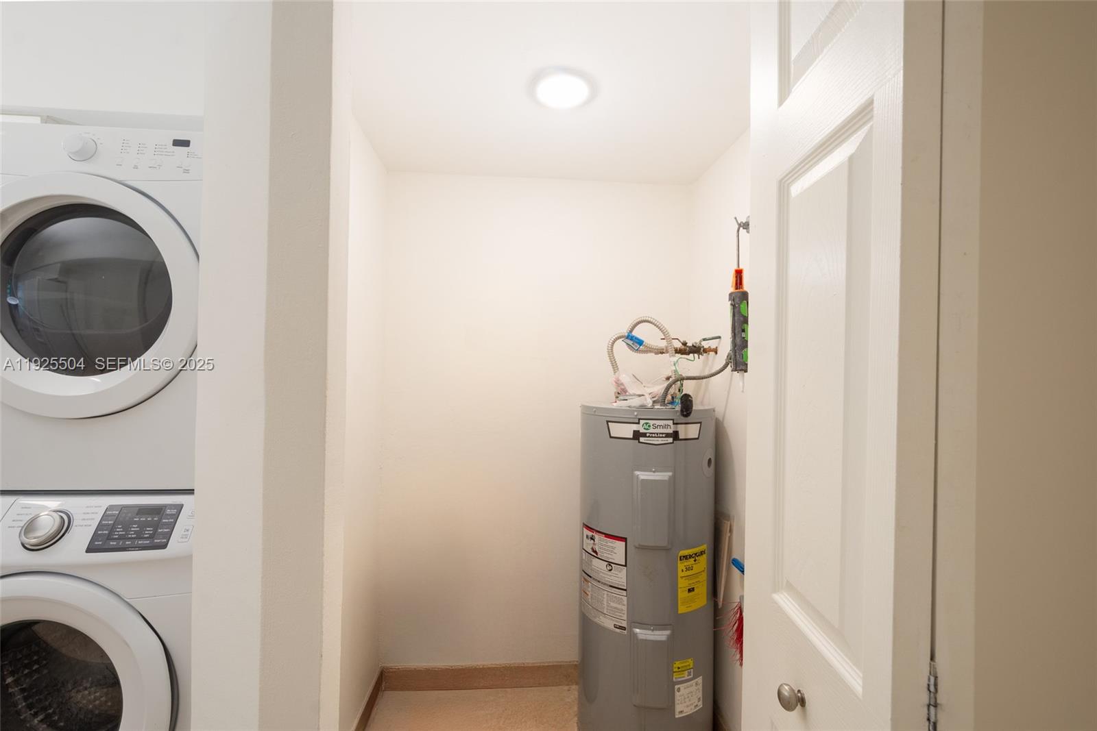 EXECUTIVE MANORS - Residential