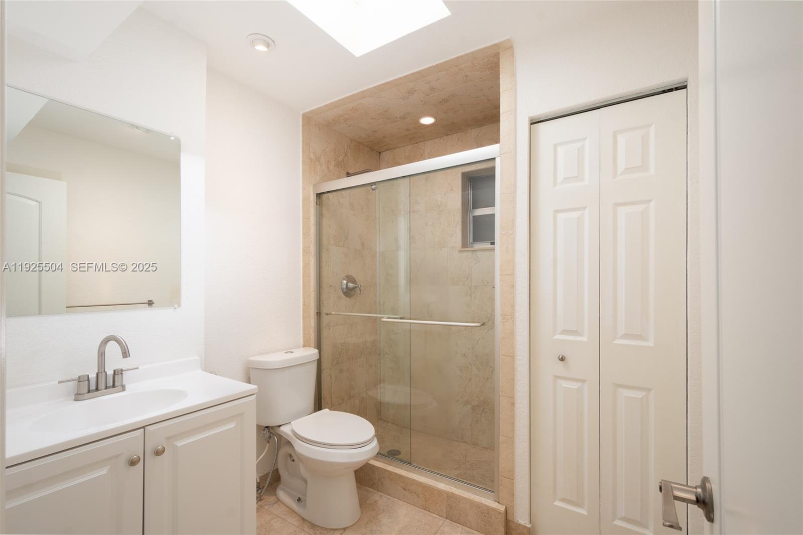 EXECUTIVE MANORS - Residential