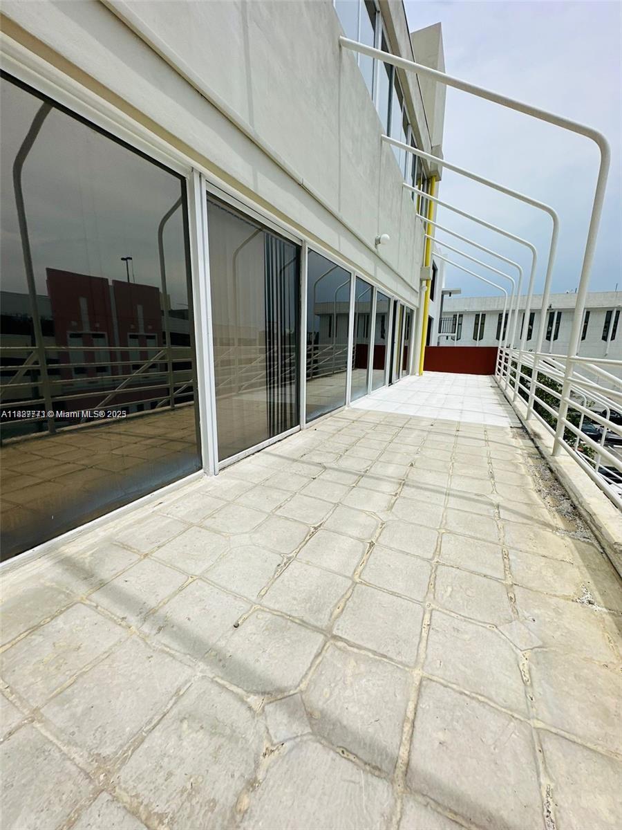 1160 Kane Concourse