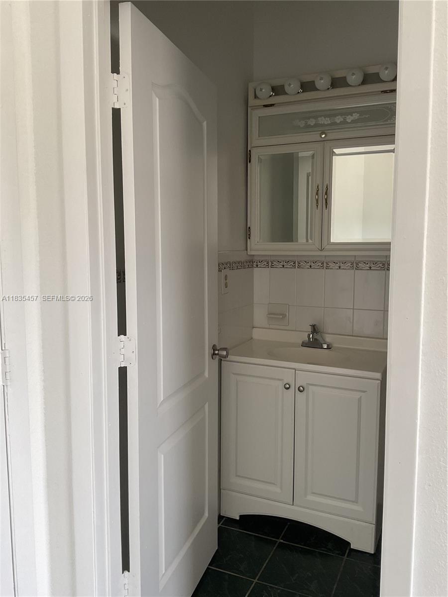 OLD CUTLER COVE - Residential