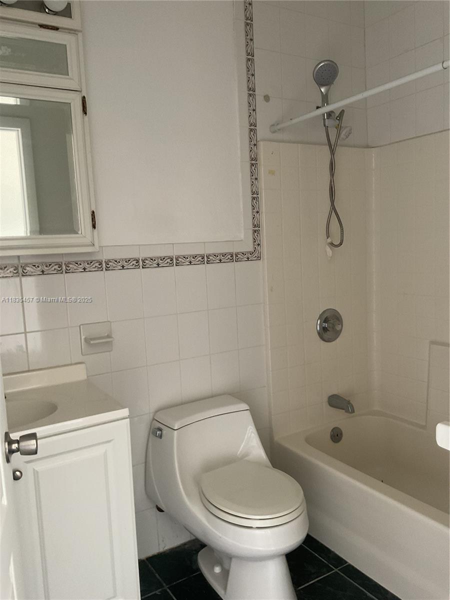 OLD CUTLER COVE - Residential