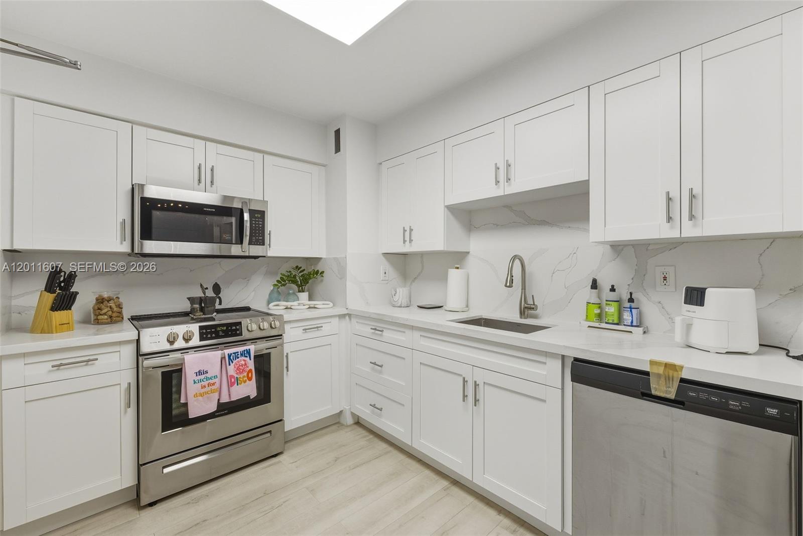 CARLISLE ON THE OCEAN CON - Residential Lease