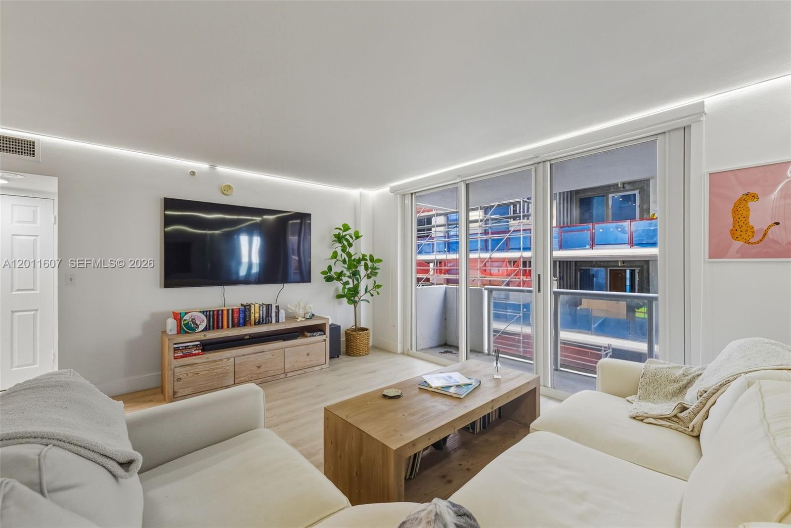 CARLISLE ON THE OCEAN CON - Residential Lease