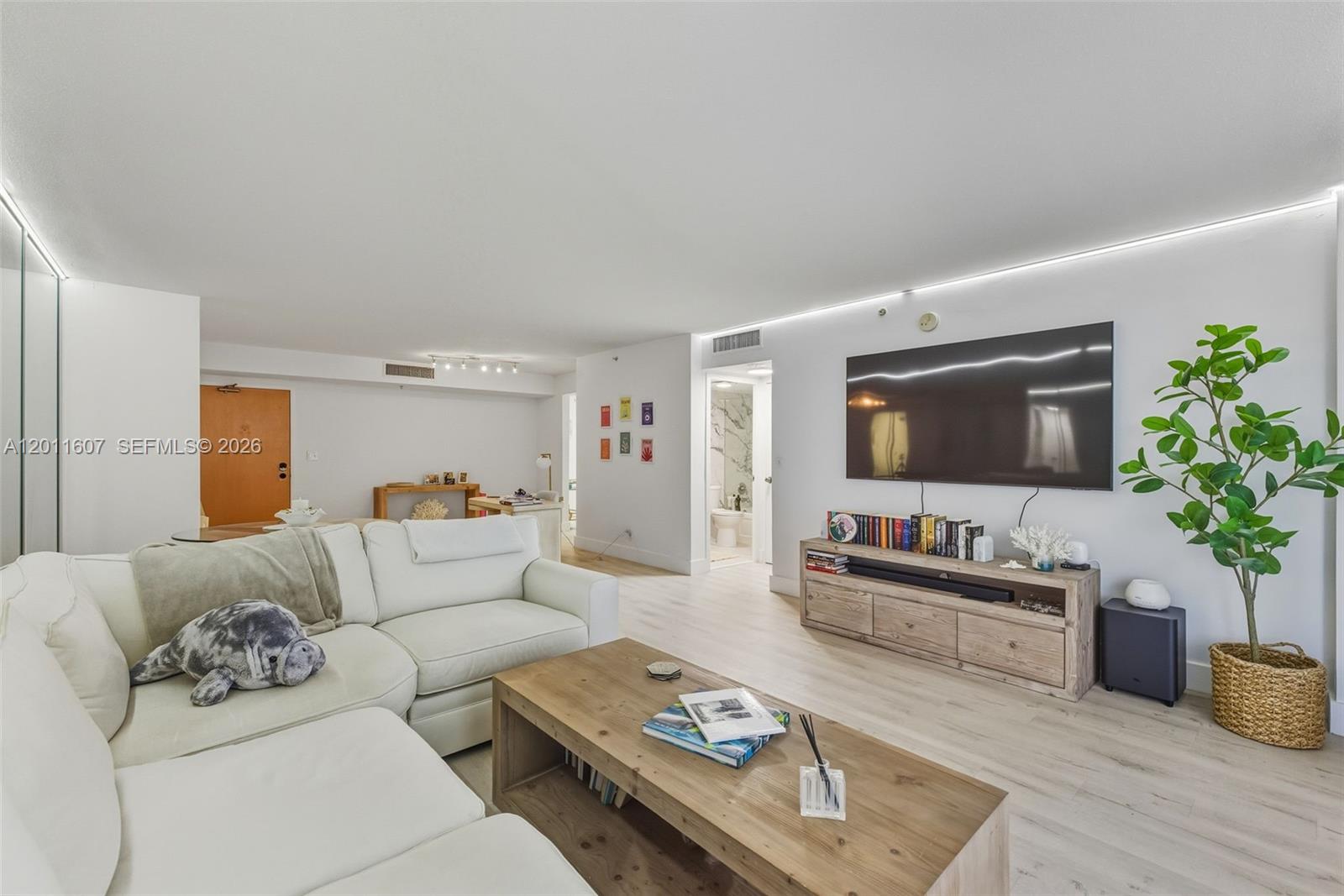 CARLISLE ON THE OCEAN CON - Residential Lease
