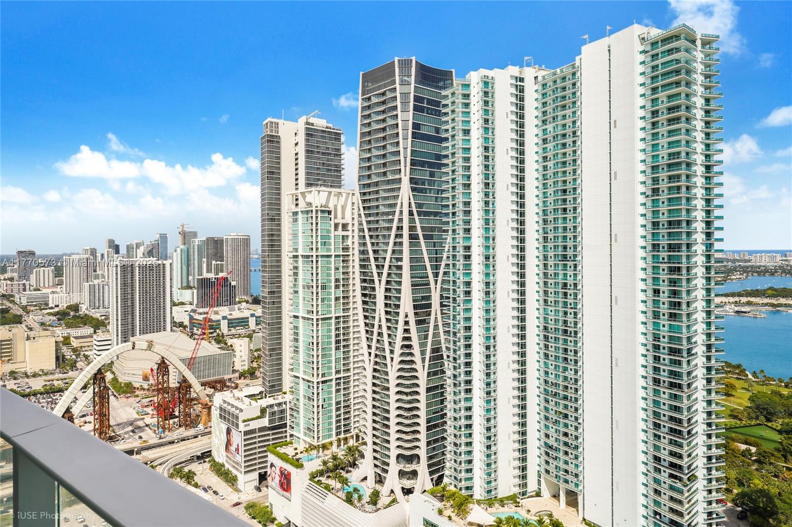 PARAMOUNT MIAMI WORLDCENT - Residential Lease