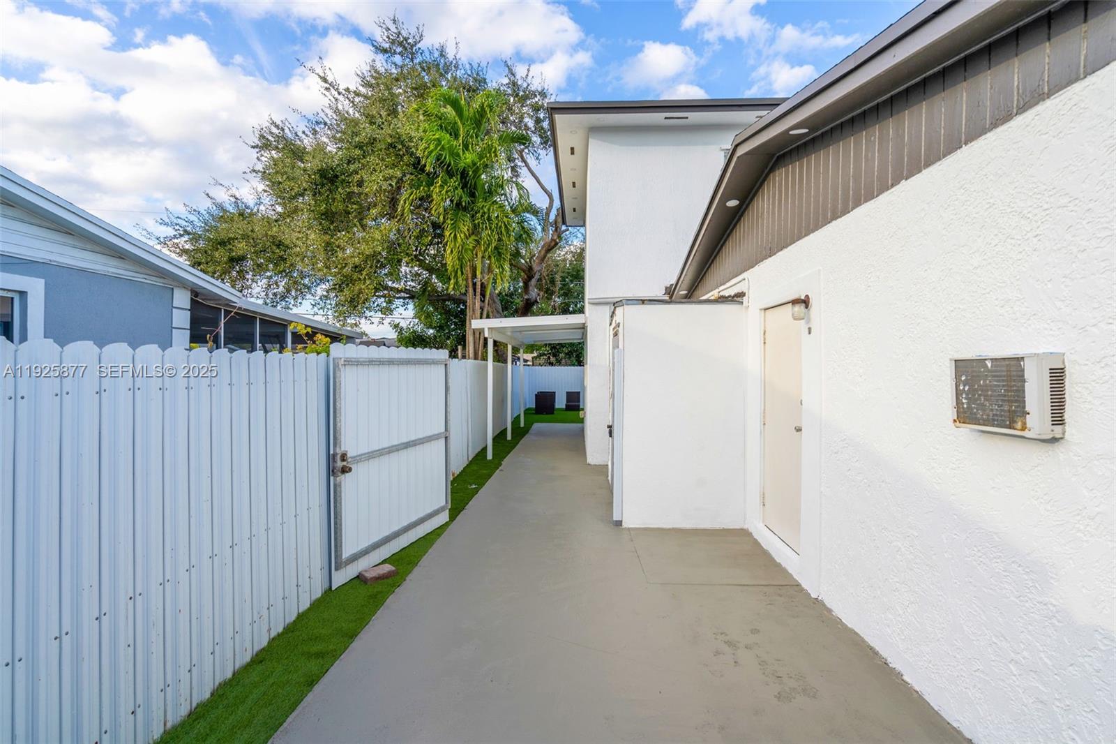 CAROL CITY 3RD ADDN - Residential Lease