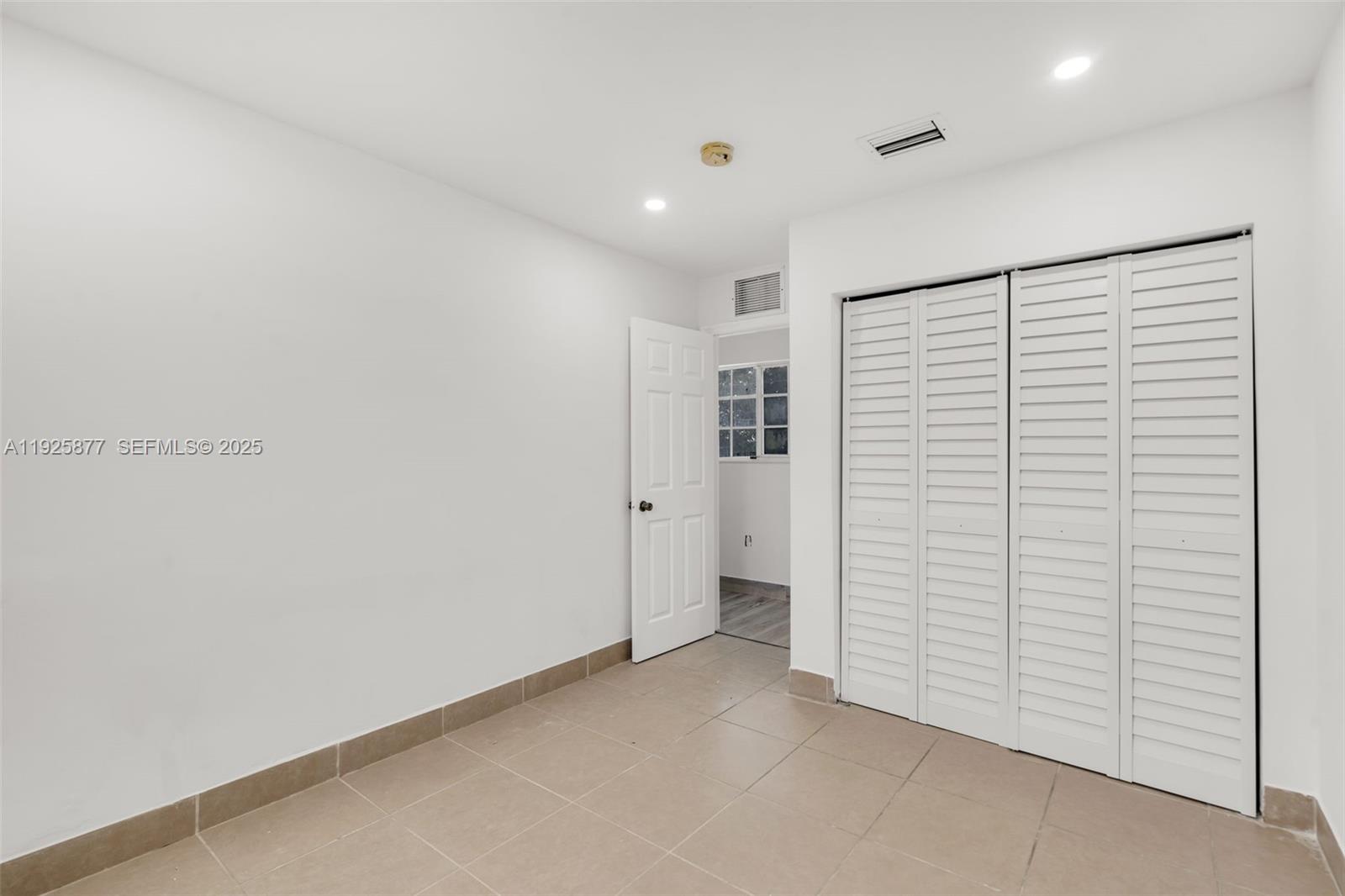 CAROL CITY 3RD ADDN - Residential Lease