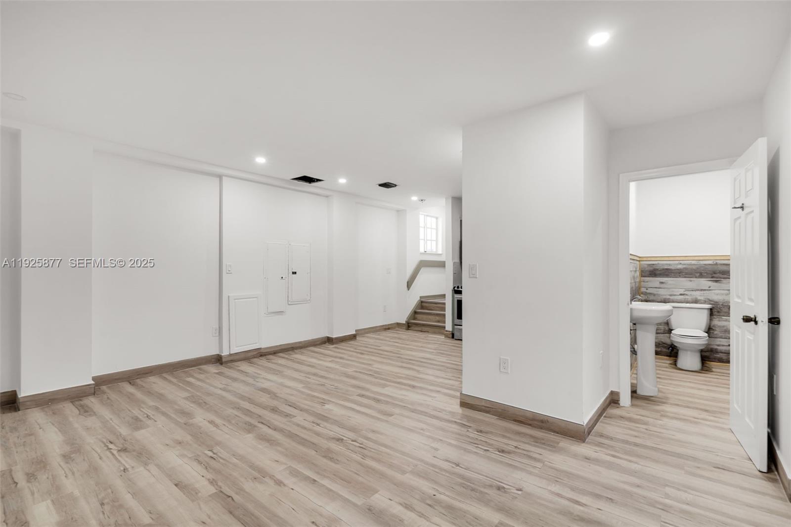 CAROL CITY 3RD ADDN - Residential Lease