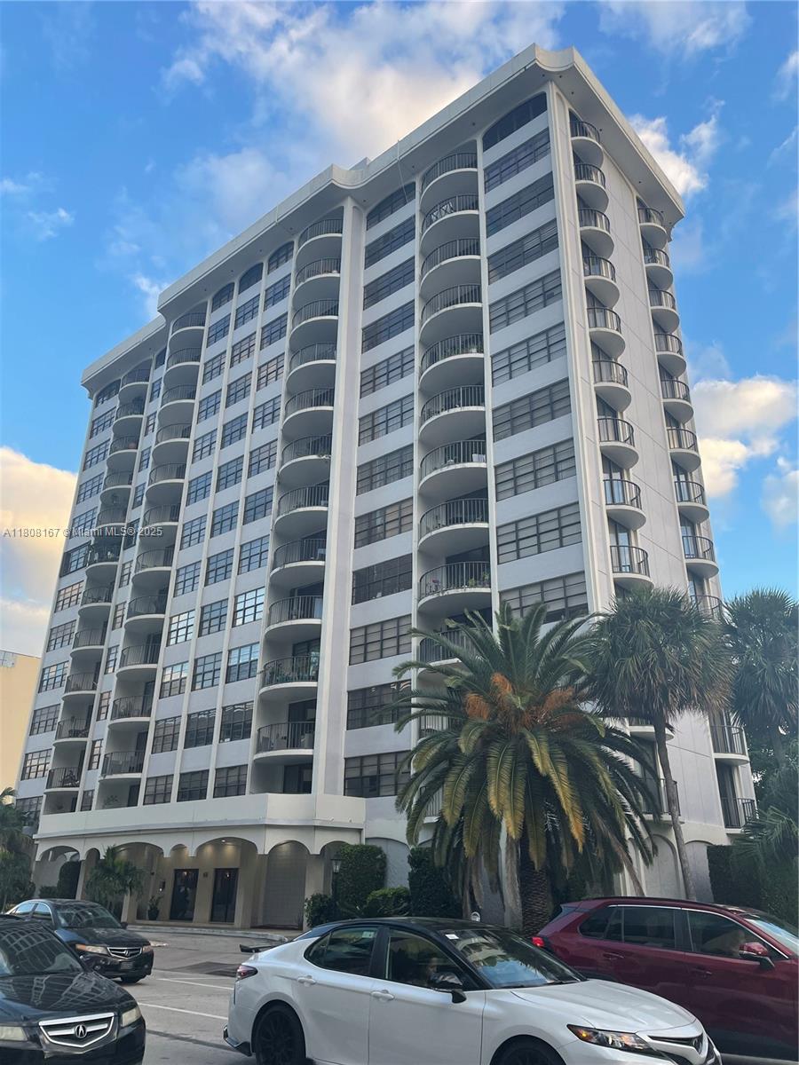 66 Valencia Ave Ph1c, Coral Gables, Broward County, Florida - 2 Bedrooms  
2 Bathrooms - 