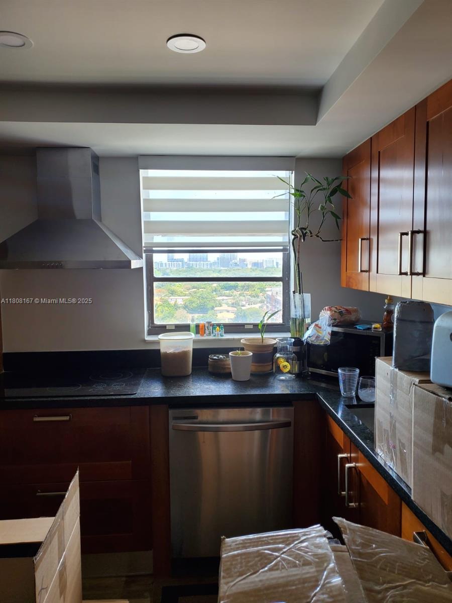 CORAL GABLES TOWER CONDO - Residential Lease