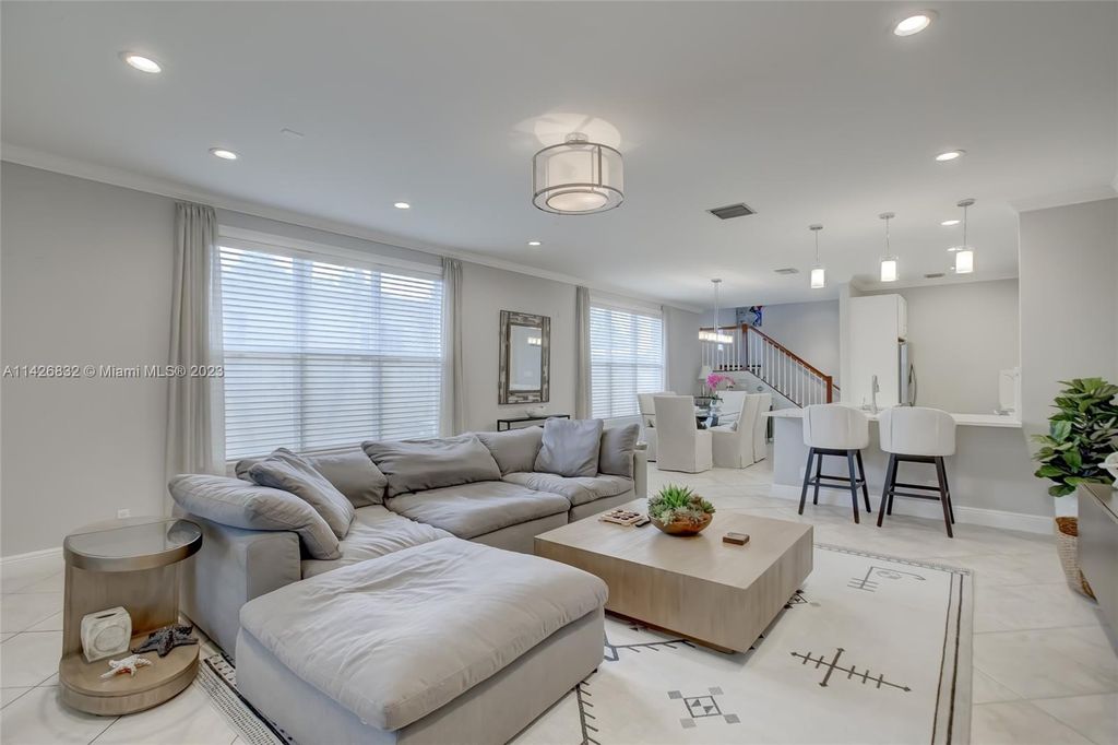 Photo of 605 SW 10th St, Fort Lauderdale, FL 33315 (MLS # A11426832)