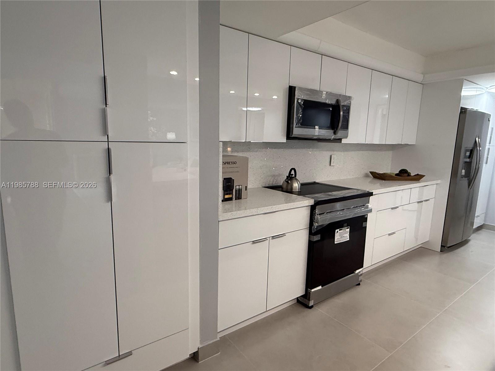 LAVERS DELRAY RACQUET CLU - Residential Lease