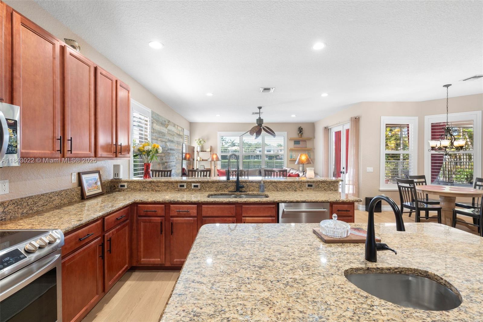 CANYON LAKES 6 - Residential