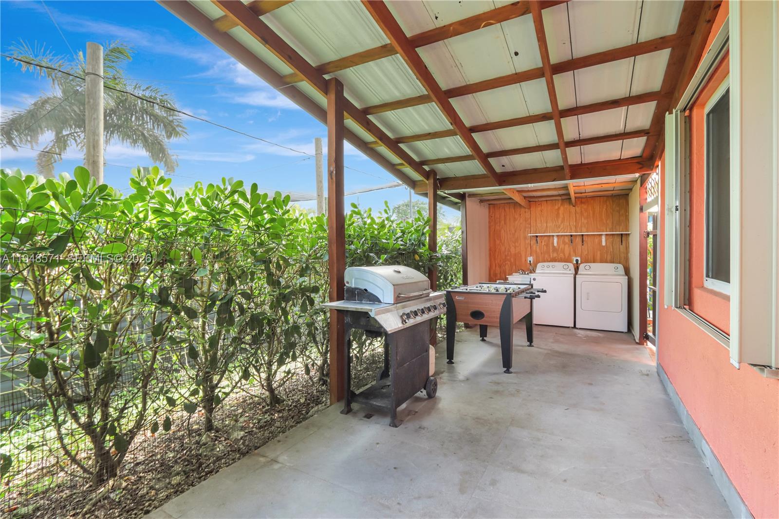 Redland - Commercial Sale