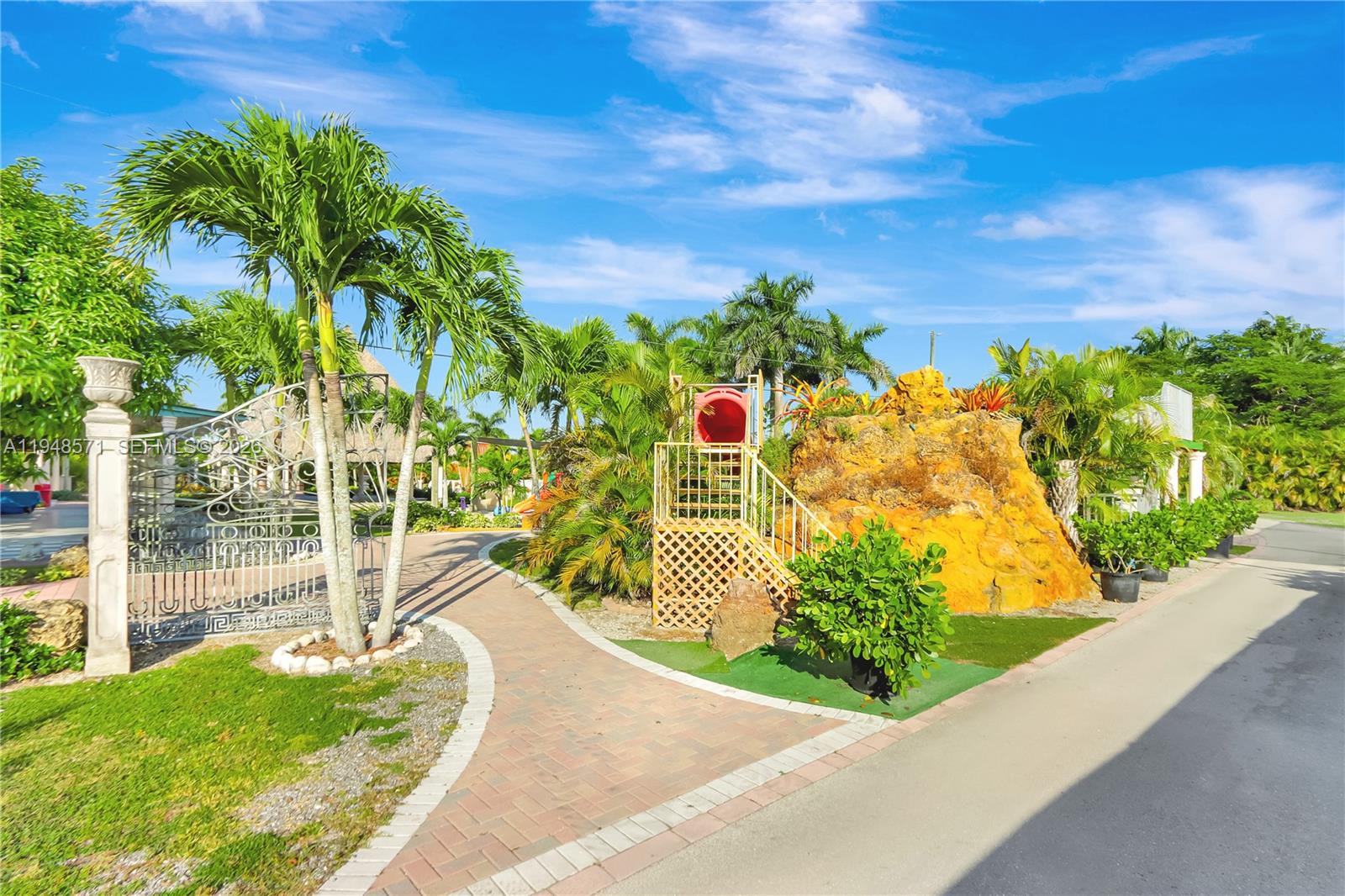 Redland - Commercial Sale