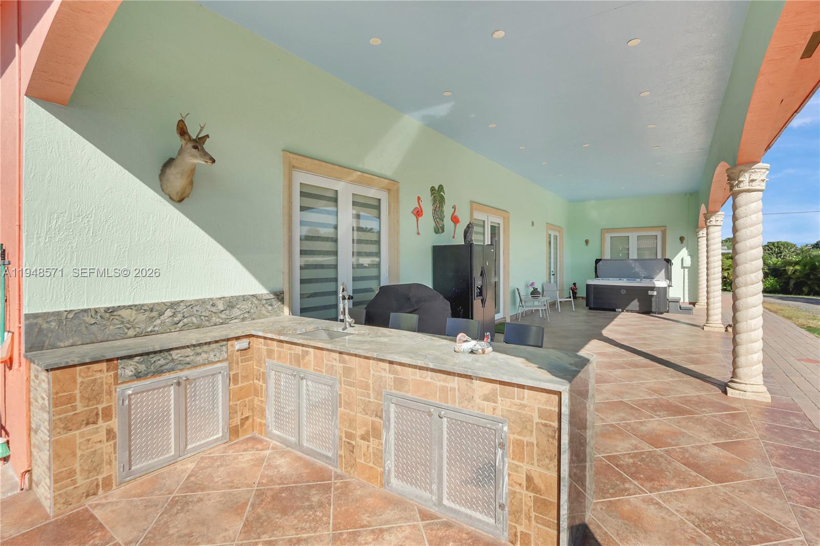 Redland - Commercial Sale