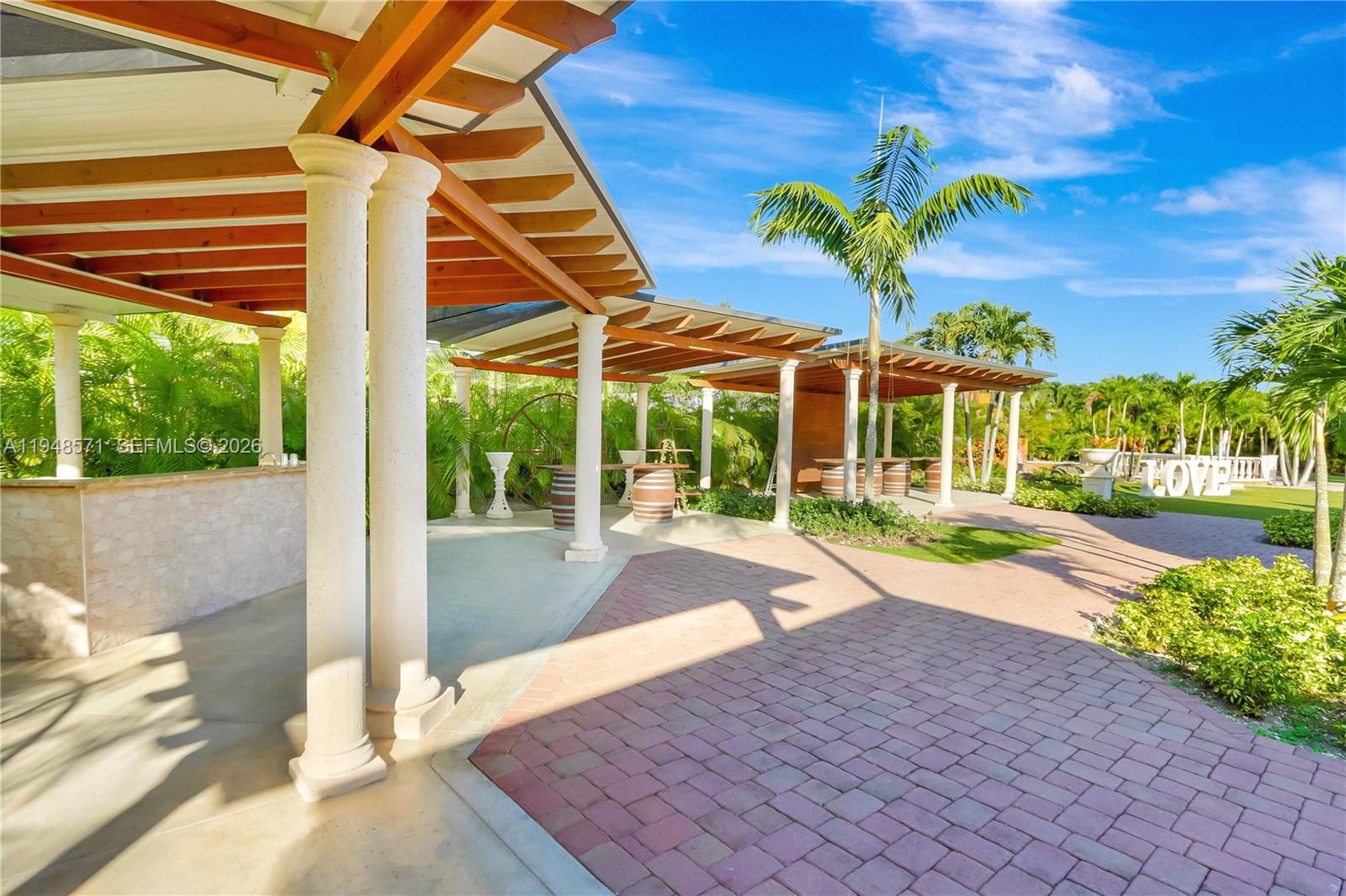 Redland - Commercial Sale