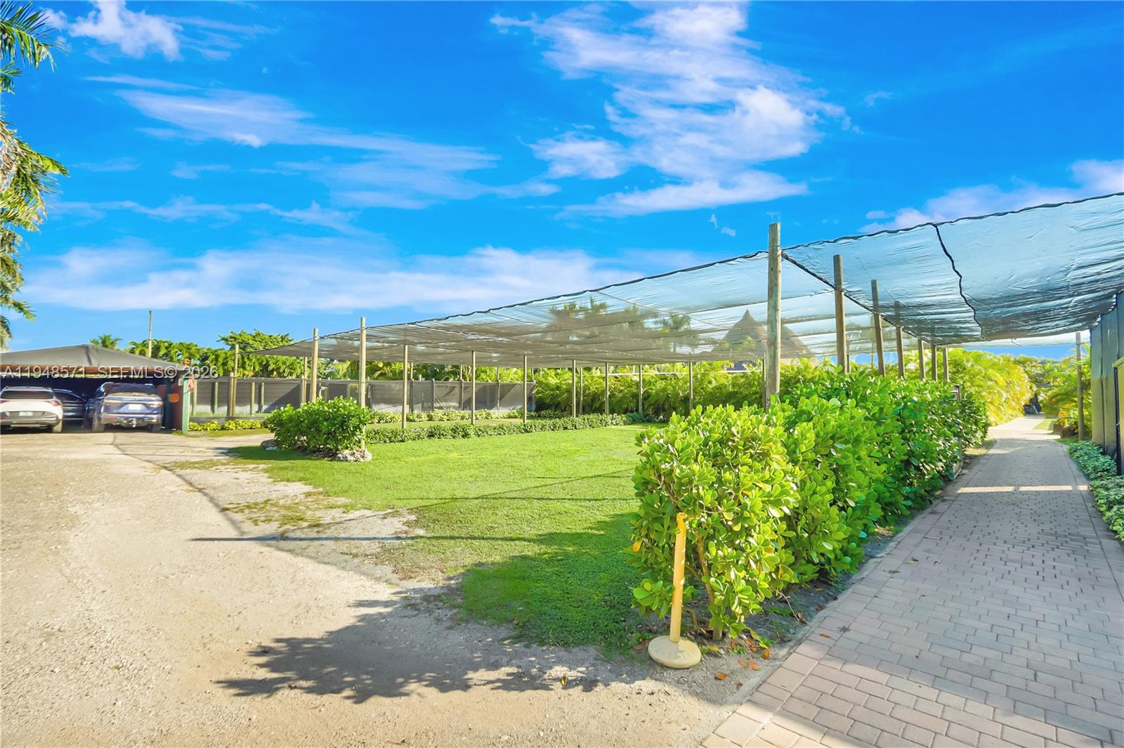 Redland - Commercial Sale