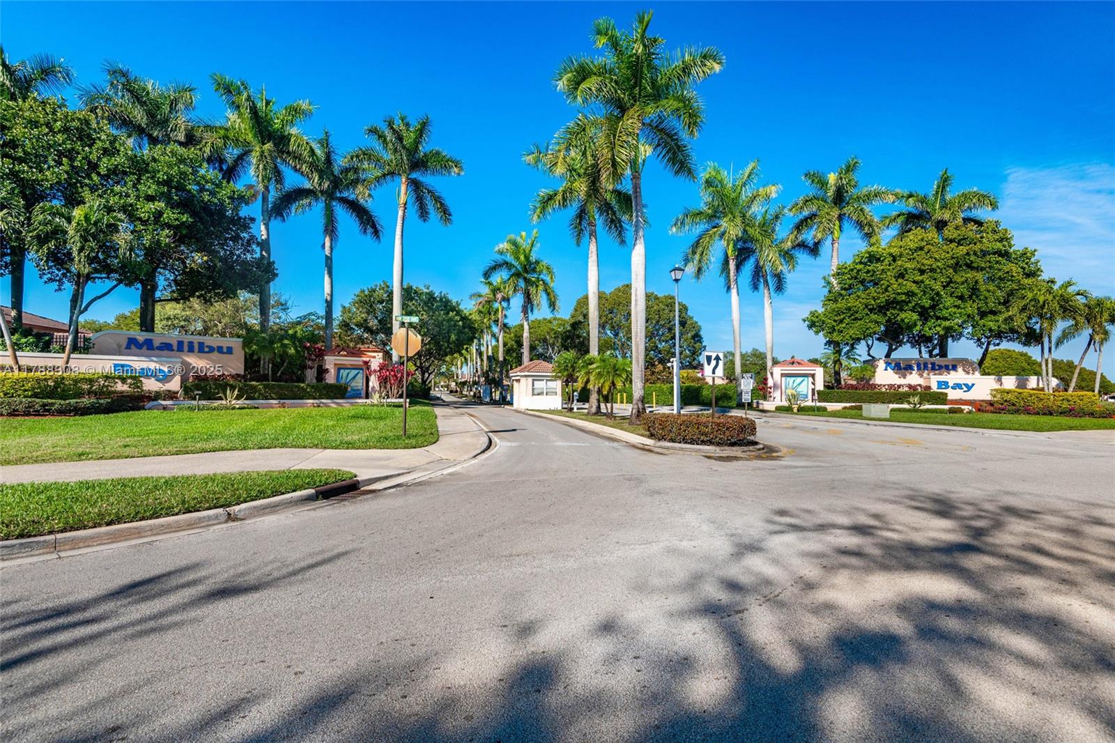 Rental Property at 597 Nw 208th Dr 1, Pembroke Pines, Miami-Dade County, Florida - Bedrooms: 3 
Bathrooms: 3  - $3,200 MO.