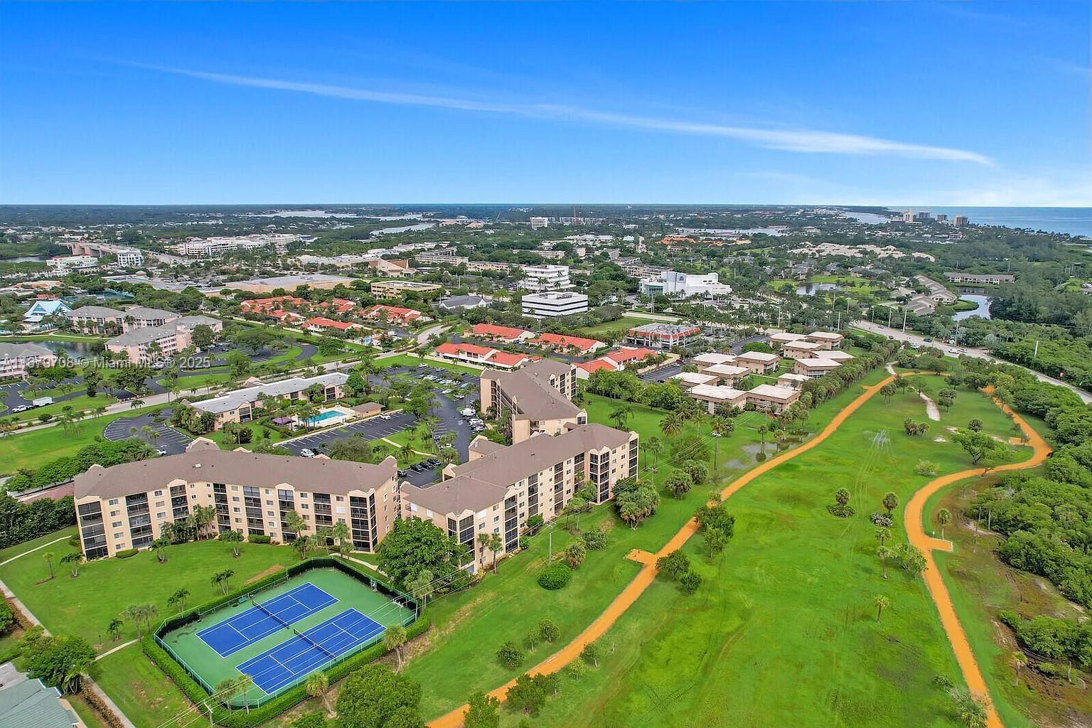 Beautifully renovated 2/2 5th floor ocean view in the sought after Jupiter Bay Resort. The perfect location, walking distance to numerous restaurants, shopping, theatre, Intracoastal waterway and the beach. On site restaurant, 2 swimming pools, jacuzzi, tennis courts and bocci ball. Jupiter Bay Resort Rentals Management Company will guarantee a minimum rental net income per year .. Great 2nd home investment as the flexible rental rules give you the ability to rent whenever you are not relaxing under the palm trees yourself. Jupiter Bay Realty Office Number is available 7 Days a week