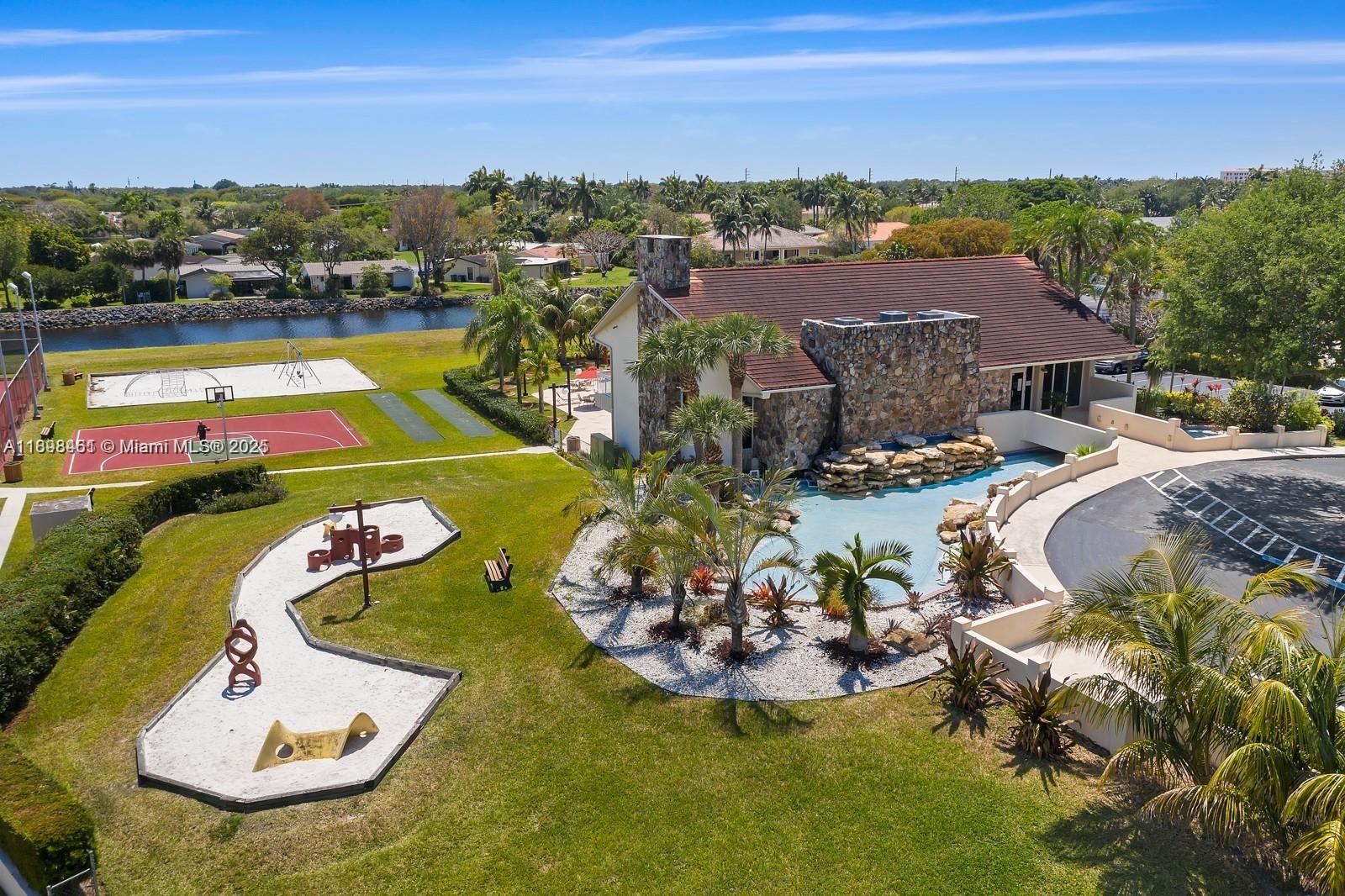 CAMINO CIRCLE CONDO - Residential