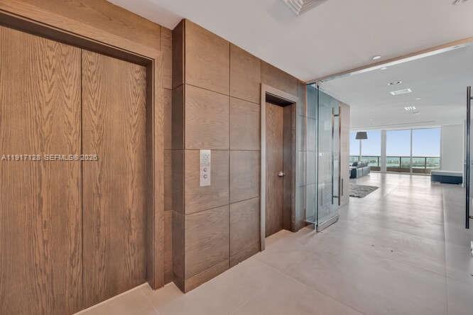 900 Biscayne Blvd PH 6205