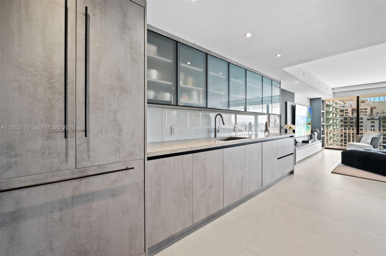 KENILWORTH CONDO - Residential