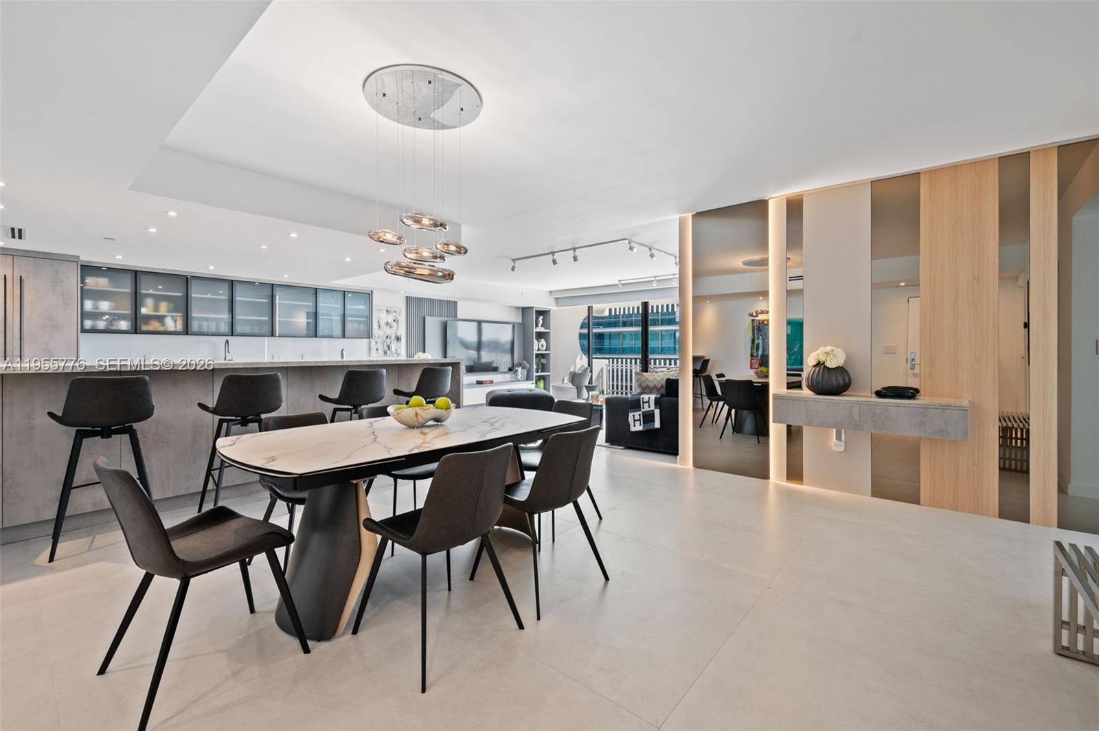 KENILWORTH CONDO - Residential