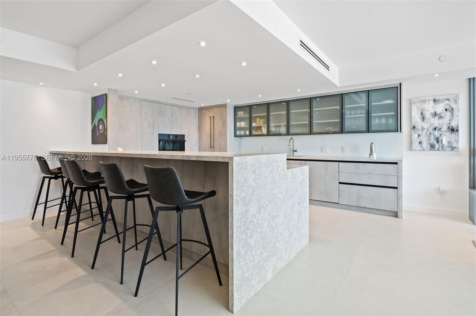 10205 Collins Ave 1203