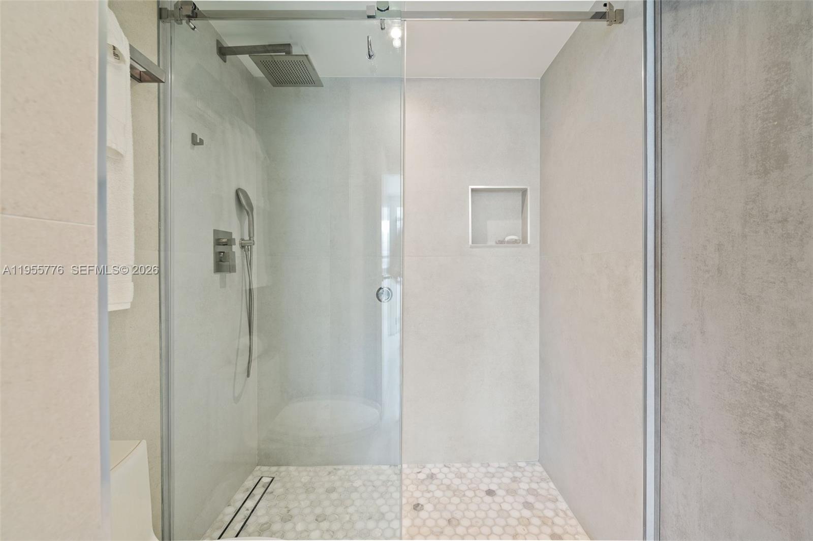 KENILWORTH CONDO - Residential