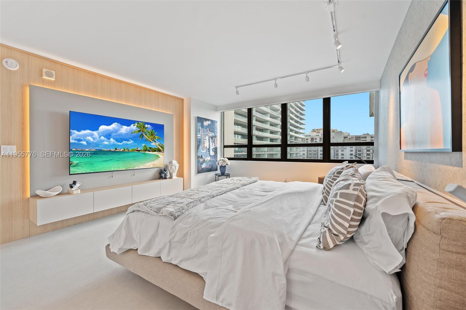 KENILWORTH CONDO - Residential