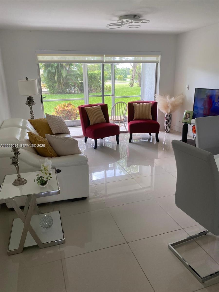 GREENS CONDO APTS PHASE I - Residential