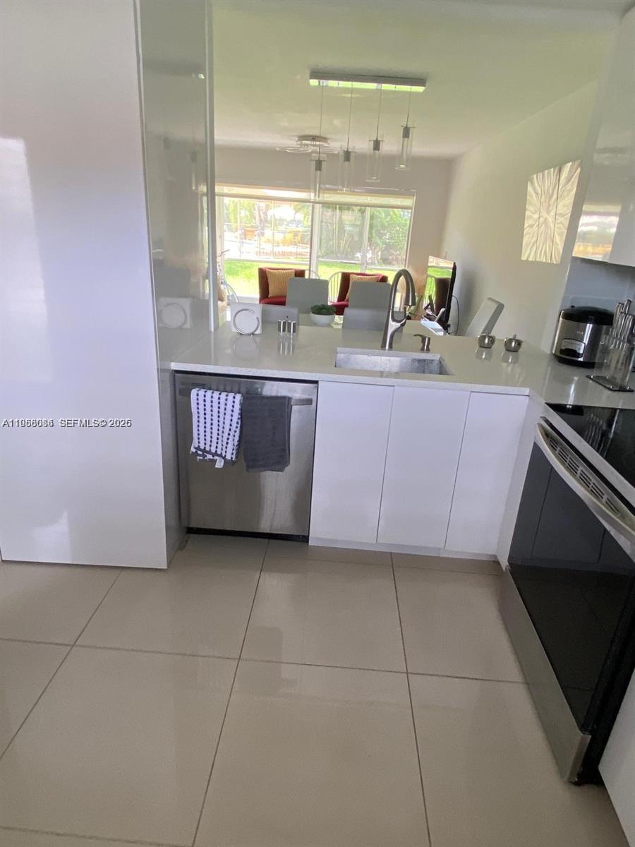 GREENS CONDO APTS PHASE I - Residential