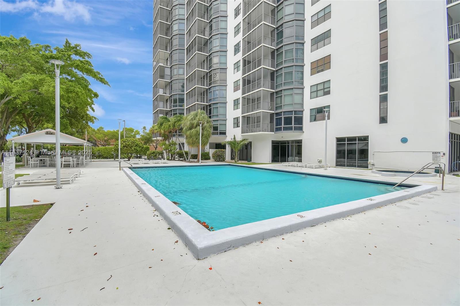 BONAVIDA CONDO - Residential