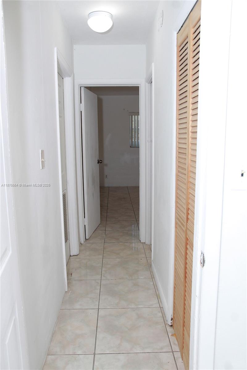 CAPRI VILLAS - Residential Lease