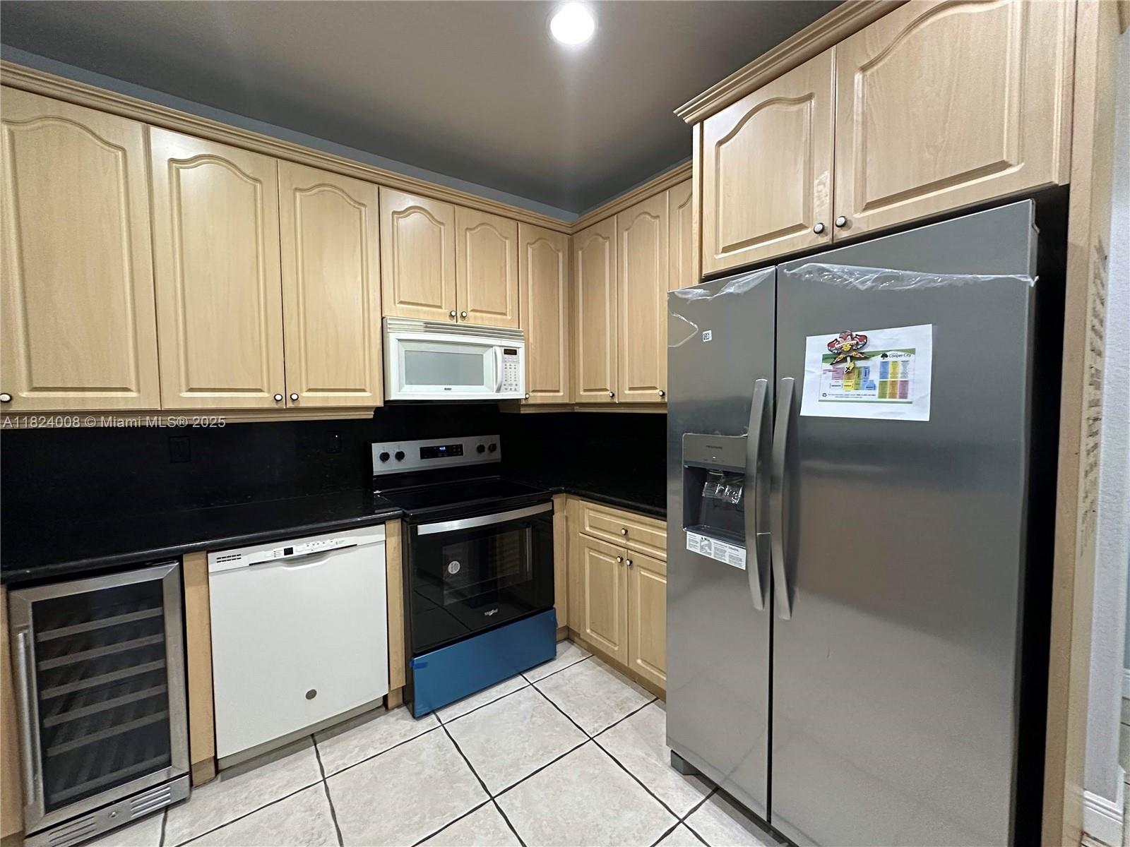 2841 Poinciana Cir 2841