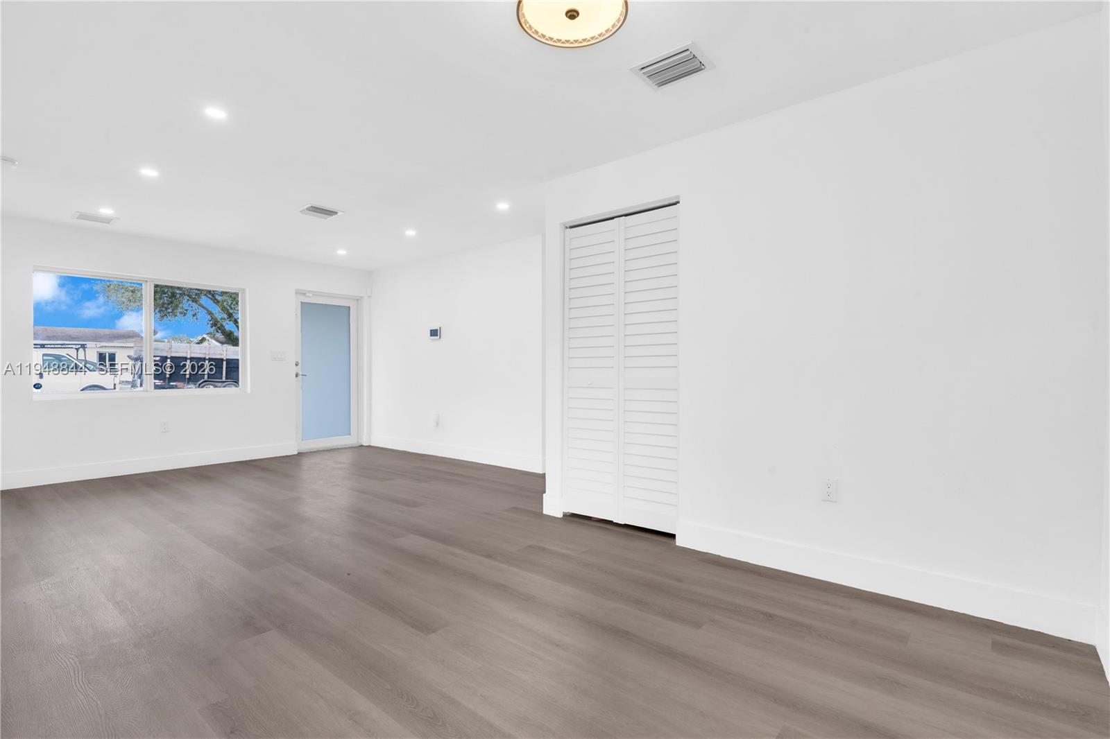 ELEANOR PARK - Residential