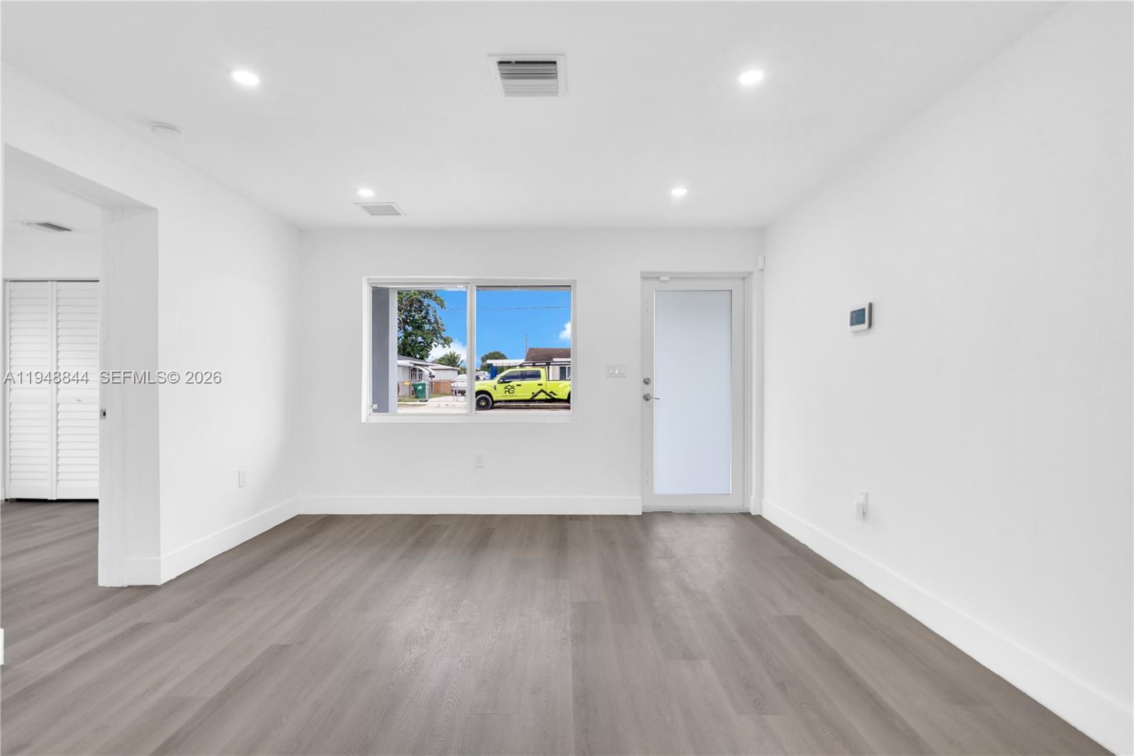 ELEANOR PARK - Residential