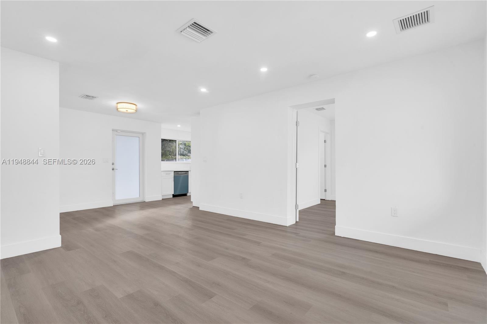 ELEANOR PARK - Residential